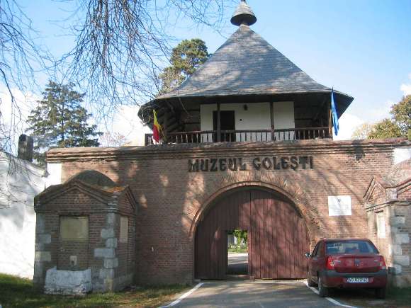 muzeul-golesti2