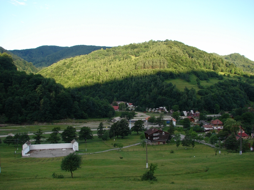 Muntii-Orastiei-Cetatile-Dacice