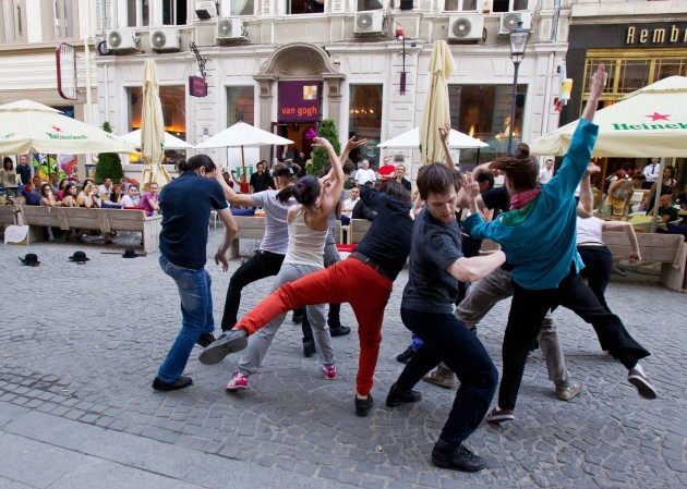 B-FIT-in-the-street